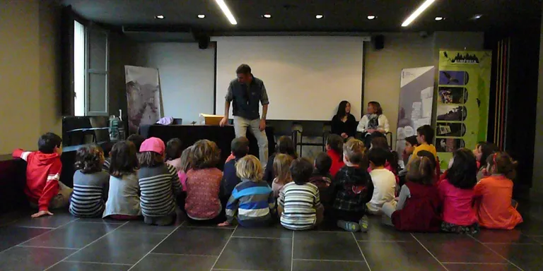 Taller de natura per a infants a l'Espai Ermengol