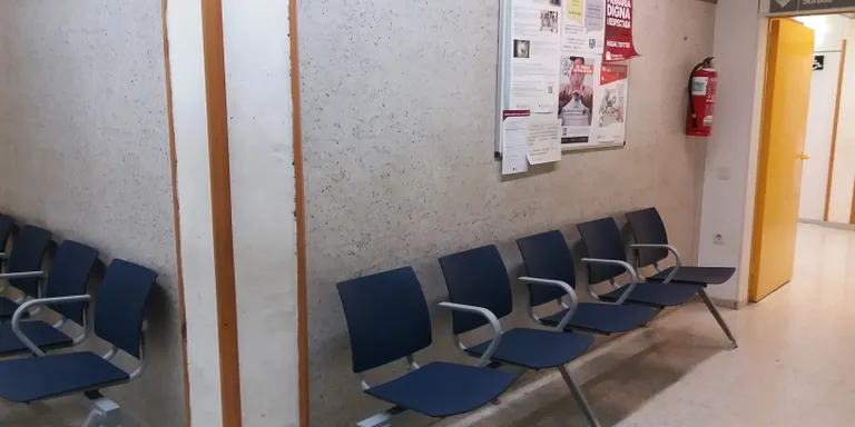 Les visites als centres de salut baixen en un 50% per la vaga de metges