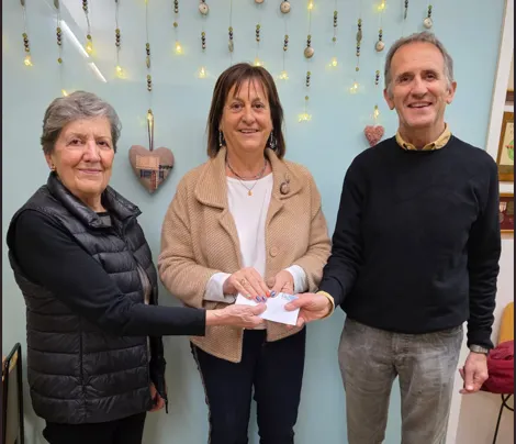 L'Espai Aurora d'Oliana fa un donatiu de 500 euros a Fènix