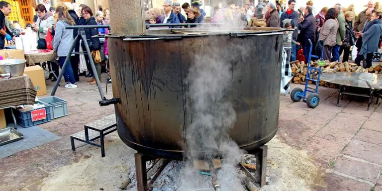 Milers de visitants ompliran els carrers del nucli antic aquest cap de setmana per l’11è Mercat de l’Olla