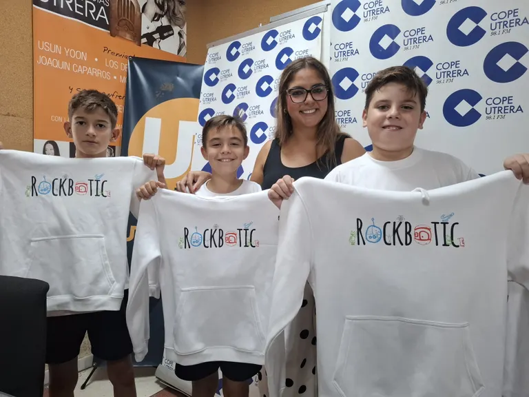 Pablo, Alejandro, Pepe y Rosa, ganadores del Certamen provincial de robótica WRO 2026