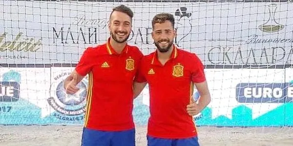 Llorenç Gómez i Eduard Suárez, entre els cinquanta millors jugadors del món de futbol platja