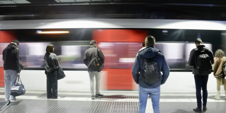 CCOO exigeix al Govern una "resposta clara" davant les agressions i l'incivisme contra el personal de metro, Renfe i FGC