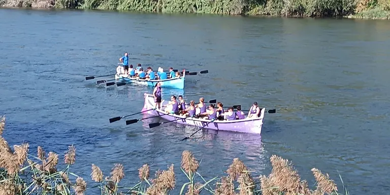 El Club Vent d’Estrop Vogadors de Cambrils participa a la baixada de l’Ebre