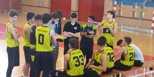 El Cadet Pinturas Clarà assalta la pista del Torreforta i entra de ple en la lluita pel podi (54-59)