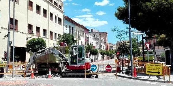 Els semàfors ja regulen el tram de l’avinguda Marquès de Tamarit d’Altafulla afectat per les obres de millora de la xarxa elèctrica