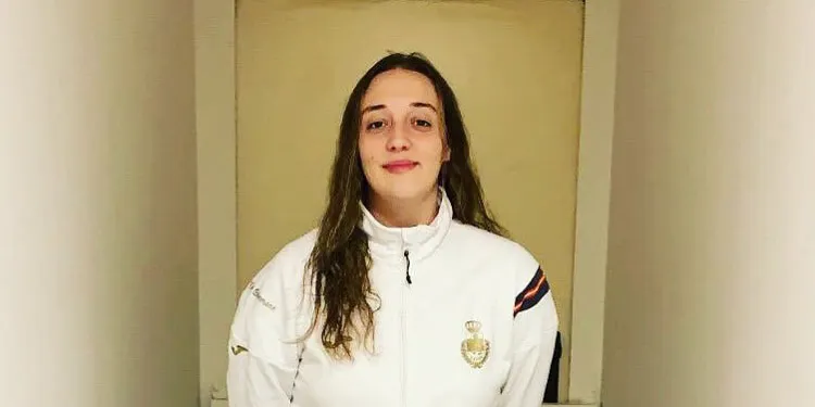 Andrea Moreno, una utrerana en la selección absoluta de balonmano playa
