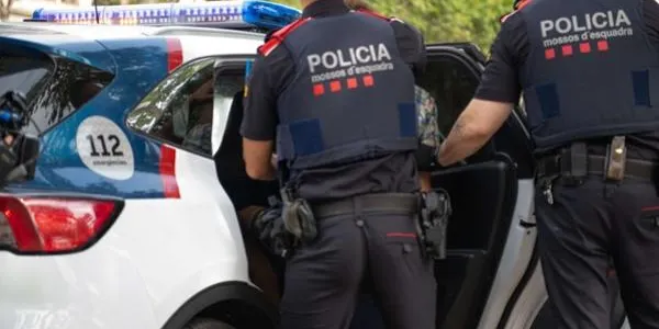 Els Mossos d’Esquadra troben un gran arsenal d’armes de foc en un immoble a Torredembarra