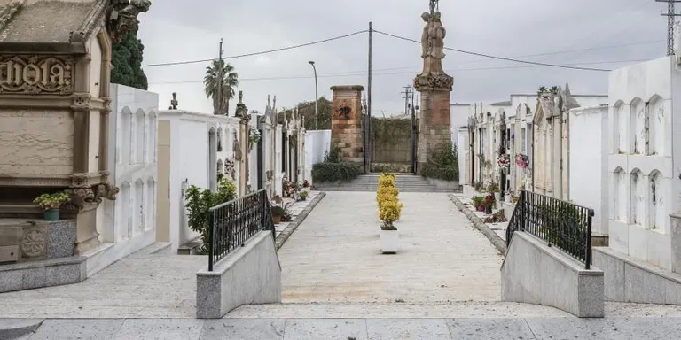 El cementiri amplia el seu horari fins al 2 de novembre amb motiu de Tots Sants