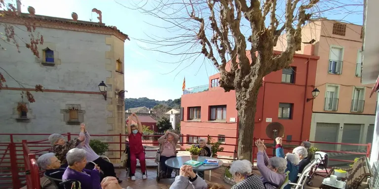 La gent gran de les residències ja podrà sortir a partir de demà a visitar familiars o fer un passeig