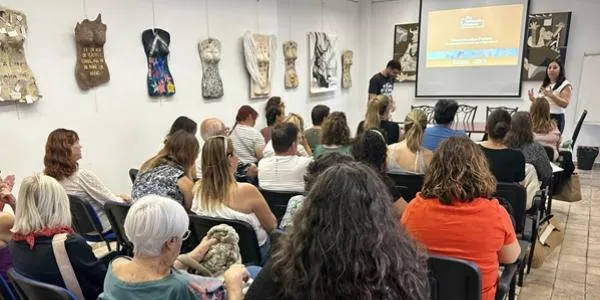 L'Ajuntament i el departament d'Educació presenten a les entitats locals el Pla Educatiu d'Entorn de Roda de Berà
