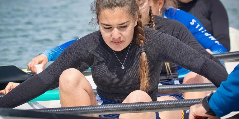 El Vent d’Estrop Cambrils es penja quatre medalles al Campionat de Catalunya de batel a Castelldefels