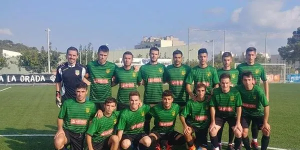 El CE Altafulla esgarrapa un punt amb deu jugadors al camp del CF Calafell
