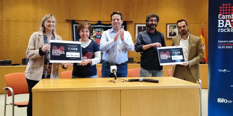 L’Ajuntament de Cambrils lliura els 14.250 euros recaptats amb el concert Cambrils Batega