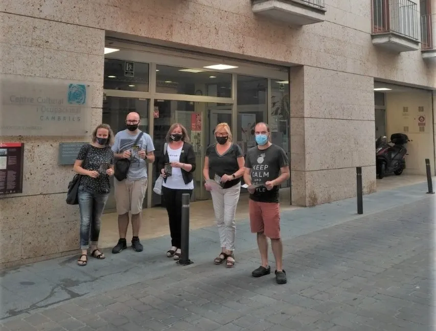 L’associació El Portal del Barri Antic de Cambrils penja 25 fotografies antigues a carrers i places