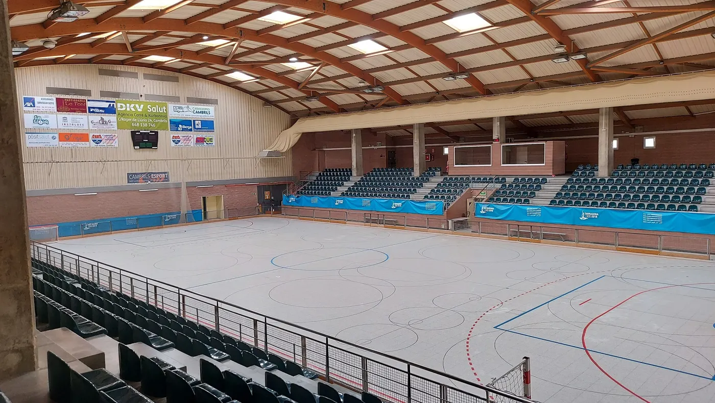 Desallotgen el Palau Municipal d’Esports per una reacció química accidental