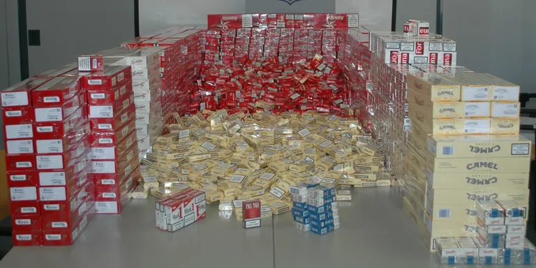 Detinguts tres homes a la Seu d'Urgell per un delicte de contraban de tabac procedent d'Andorra