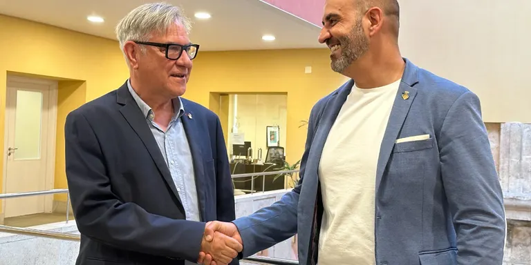 Vale Pino pendrà possessió del càrrec d'alcalde aquest dissabte