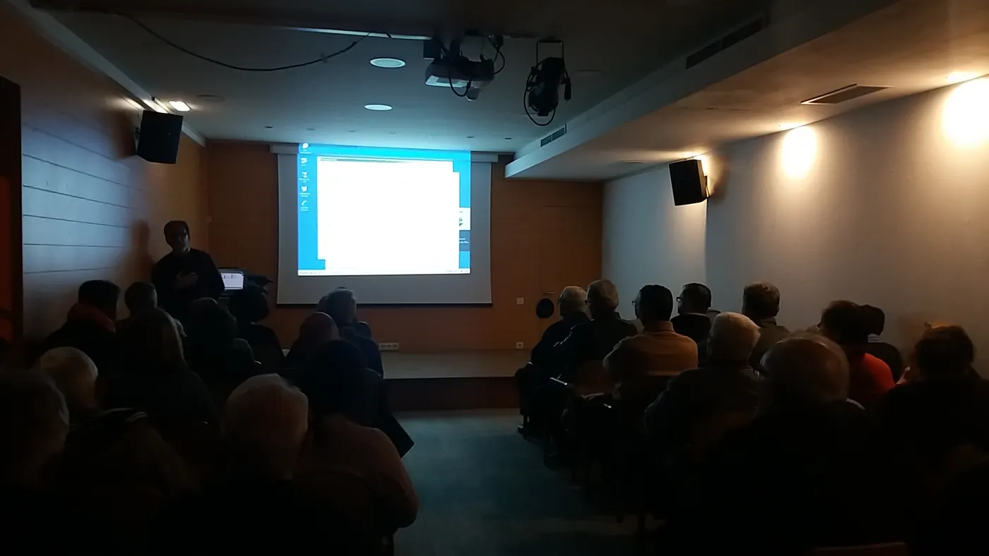 Reunió a Can Comas per explicar el nou procediment per justificar les subvencions