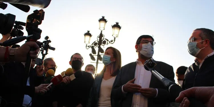 Los alcaldes sevillanos piden a la Junta más inversión en Sanidad
