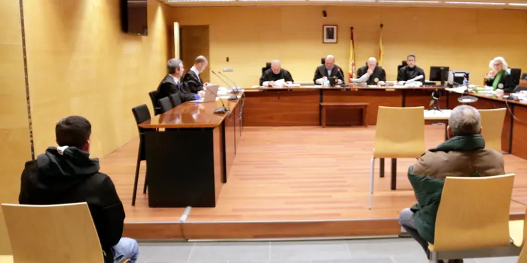 Comença el judici a dos acusats de subministrar droga a menors per abusar-ne sexualment en un pis de Blanes