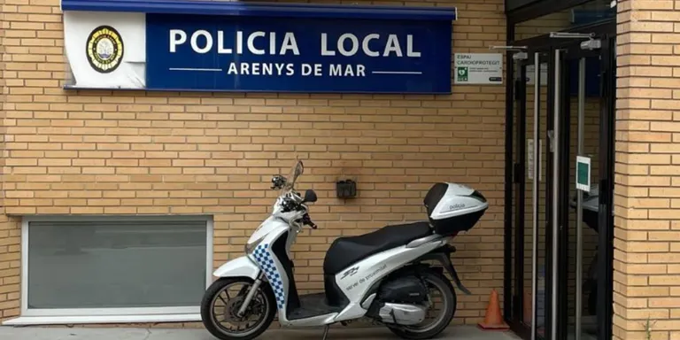 La Policia activa un nou telèfon per a tràmits administratius a partir de l'1 de novembre