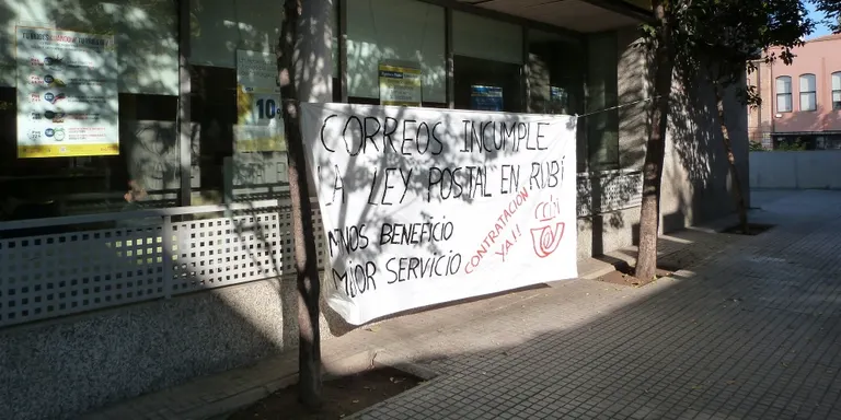Els treballadors de Correus es mobilitzen pel bloqueig del conveni