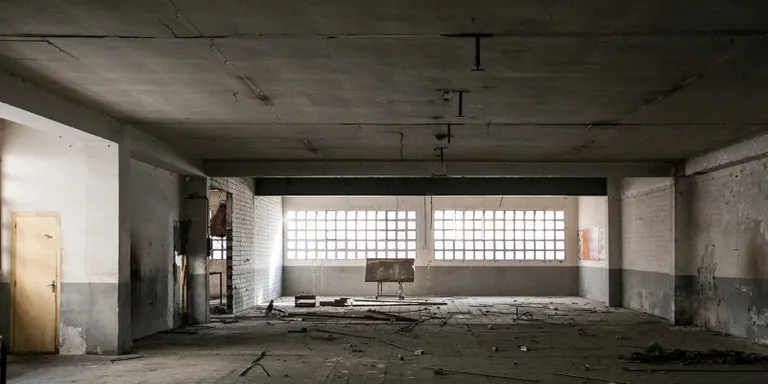 L’Ajuntament vol comprar l’antiga Superson per construir un gran equipament per a joves