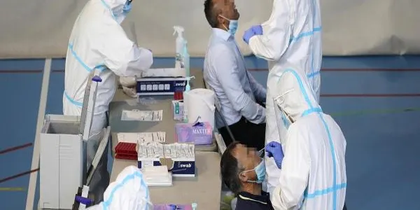 Es redueixen a 10 els dies de quarantena per a contactes estrets de positius per Covid-19