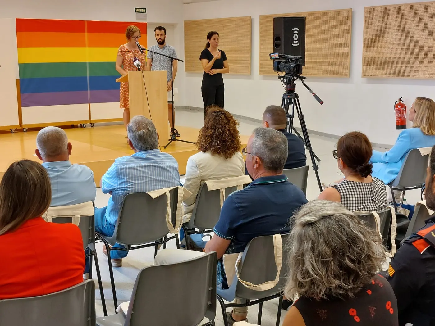 Valls celebra l’acte institucional de la Generalitat de la demarcació del Dia de l’Orgull LGBTI+