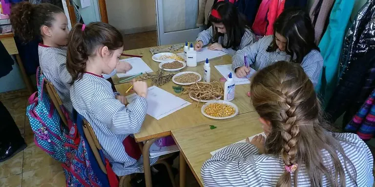 Els escolars d'Agramunt participen al certamen de Sant Jordi amb la temàtica 'El mirall'