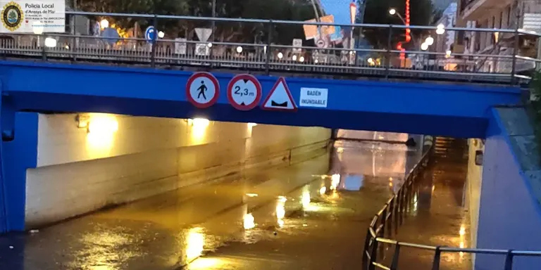La tempesta d’aquesta nit deixa moltes incidències a Arenys de Mar