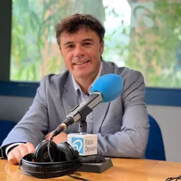 Entrevistes de la Justa del 15/3/2022 — Habitatge protegit a Mas Lluí, nous vestidors al camp, homenatge a Joan Margarit, Festa Major (3–7 d’agost) i contenidors intel·ligents: l’actualitat de Sant Just - episode art
