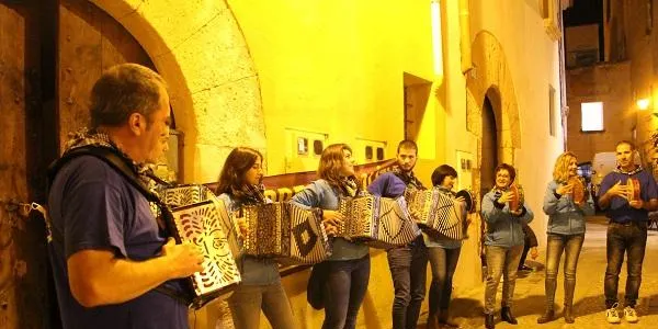Les gralles i la trikitixa agermanen Altafulla i Navarra