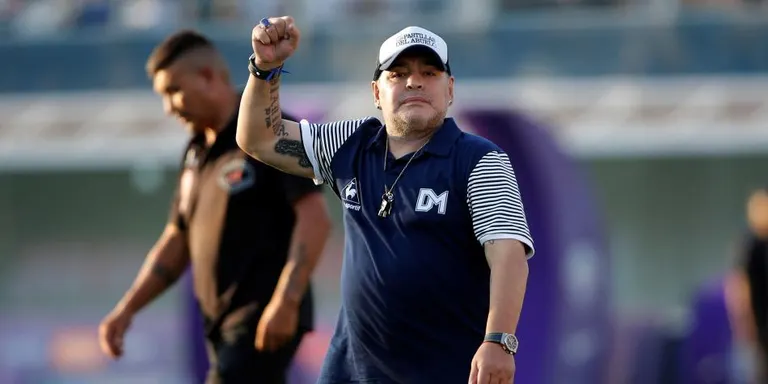 Maradona, ingressat a un hospital de La Plata