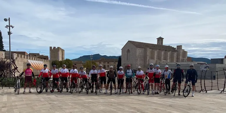 Vint ciclistes recorren la comarca en la Bicicletada Solidària a favor de Metges Sense Fronteres