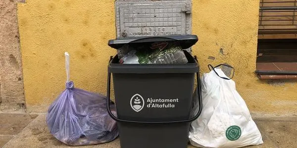 Bon balanç inicial del nou sistema de recollida porta a porta de la Vila Closa d'Altafulla