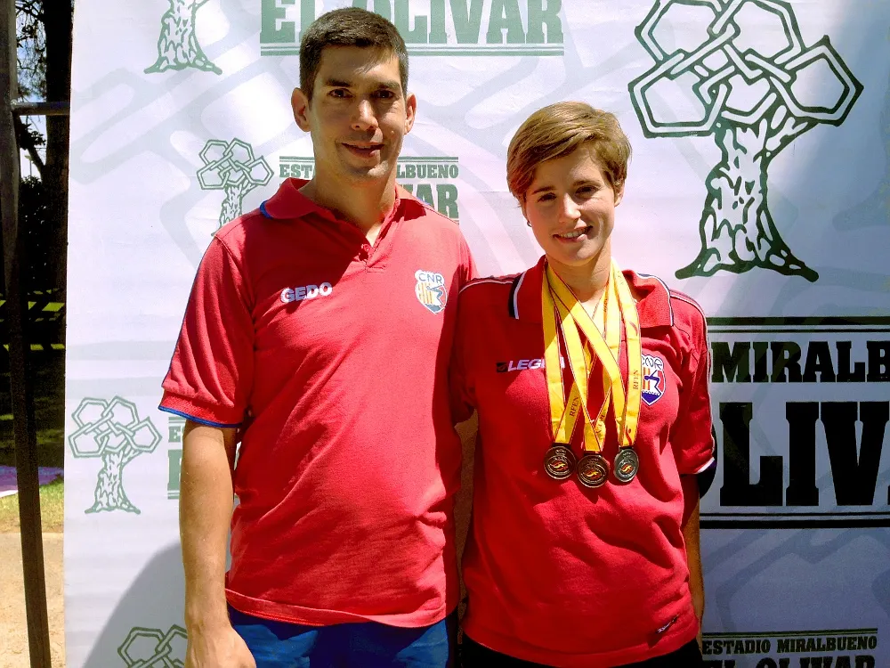 Arlet Oliveras, del CN Rubí, obté tres medalles al Campionat d’Espanya Màster