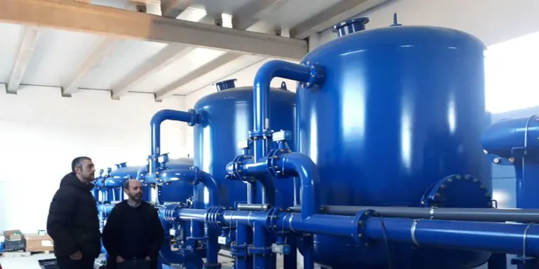 Avancen les obres de la nova potabilitzadora amb la instal·lació de filtres de carbó actius
