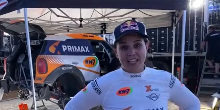 Laia Sanz i Isidre Esteve guanyen posicions i s'apropen al 'top-20' del Dakar