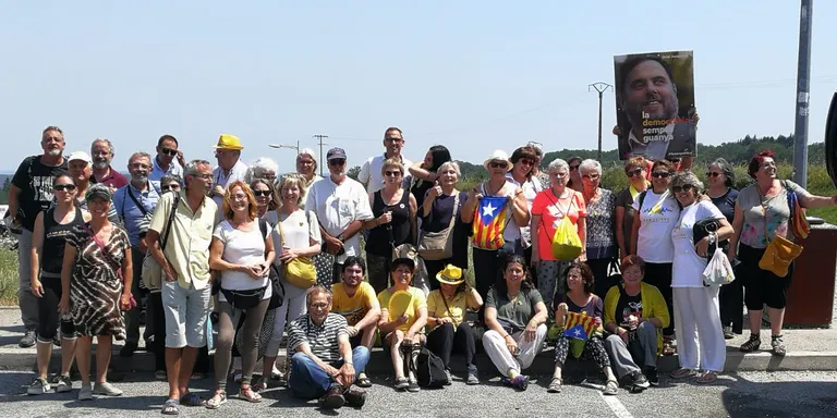 Un grup de pinedencs participen a la manifestació independentista a Estrasburg