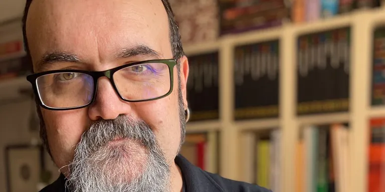 Vico presenta su nuevo libro en COPE Utrera (98.1 FM)