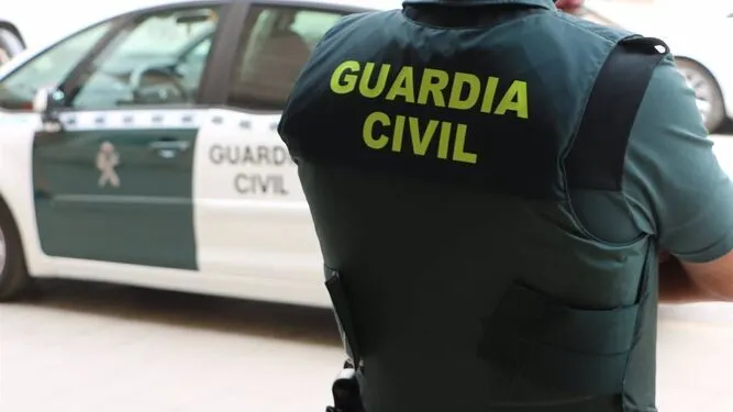 La Guàrdia Civil escorcolla un habitatge de Vilafortuny en una operació contra el tràfic de drogues