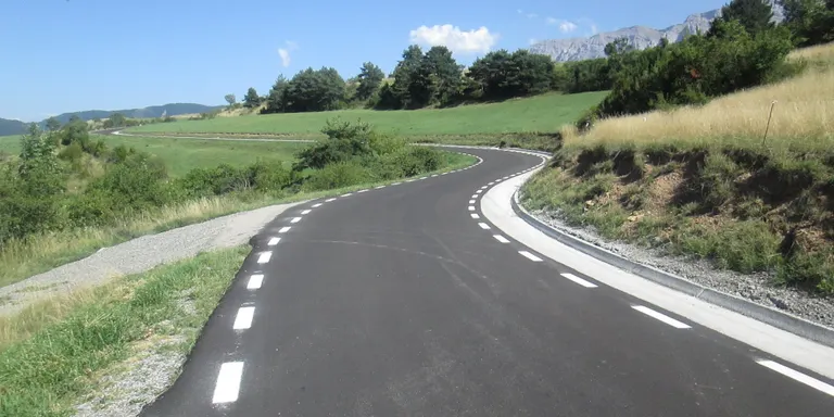 Vilanova de Banat estrena la reforma de la carretera d'accés