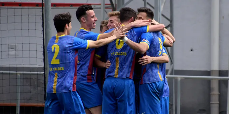 El CF Caldes visita el Banyoles en un altre partit clau en la lluita per la permanència