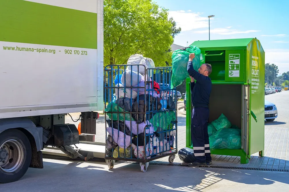 L’ONG Humana va recollir un 18% més de residu tèxtil a Cambrils durant el 2021
