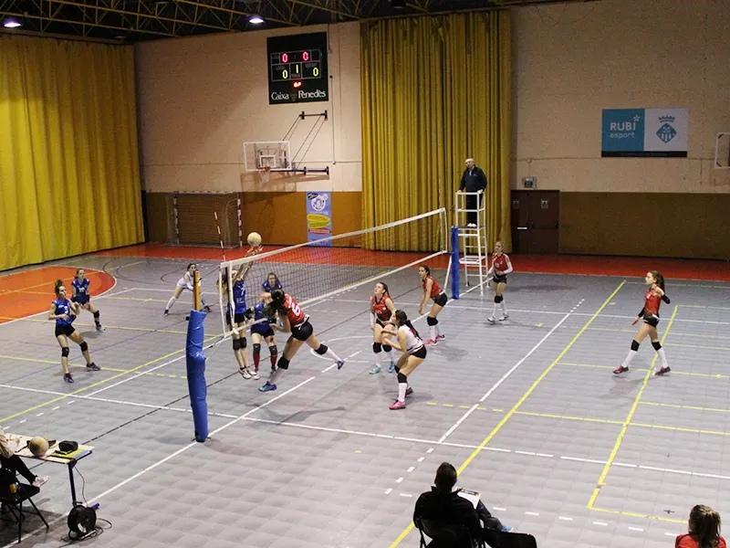Gran partit el disputat pel Vòlei Rubí davant el Llars Mundet