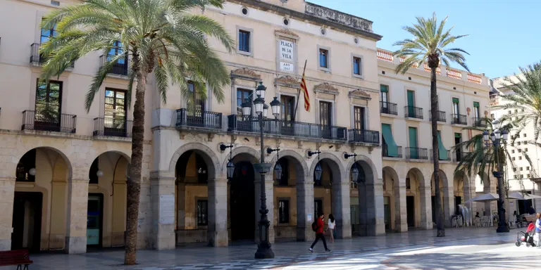 Vilanova i la Geltrú aprova un pressupost de 108 milions d'euros i un increment d'impostos del 3,5%
