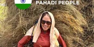 Una jove solsonina es fa viral en un vídeo en què intenta aixecar un feix de 40 quilos de farratge a l'Índia sense èxit