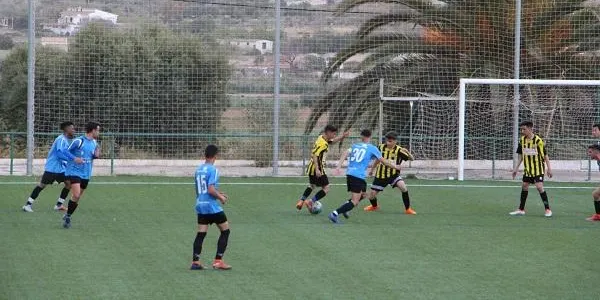 El Juvenil cau en el derbi contra la Riera i se centra ja en el duel de diumenge contra el Salou (1-2)